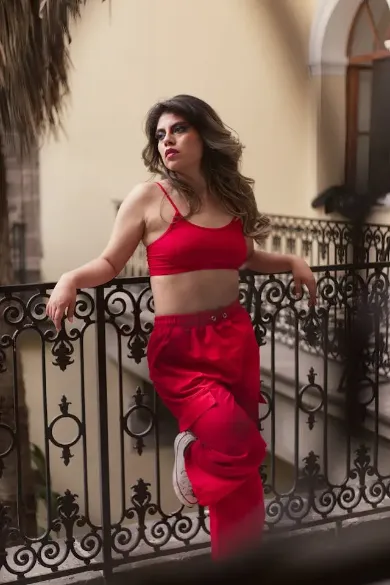 Aparna High Profile Call Girl in Noida